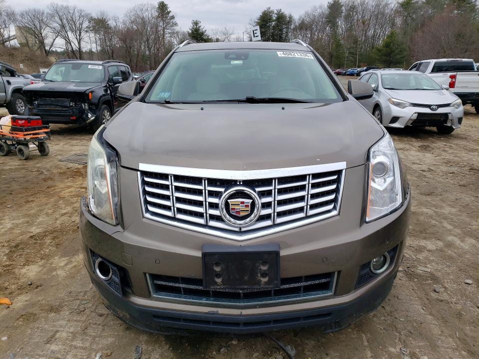 46821336 :رقم المزاد ، 3GYFNCE38FS529479 vin ، 2015 Cadillac Srx مزاد بيع