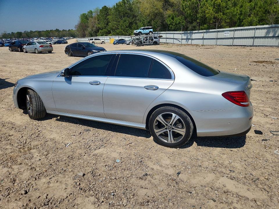 54665076 :رقم المزاد ، W1KZF8EB4LA832198 vin ، 2020 Mercedes-benz E مزاد بيع
