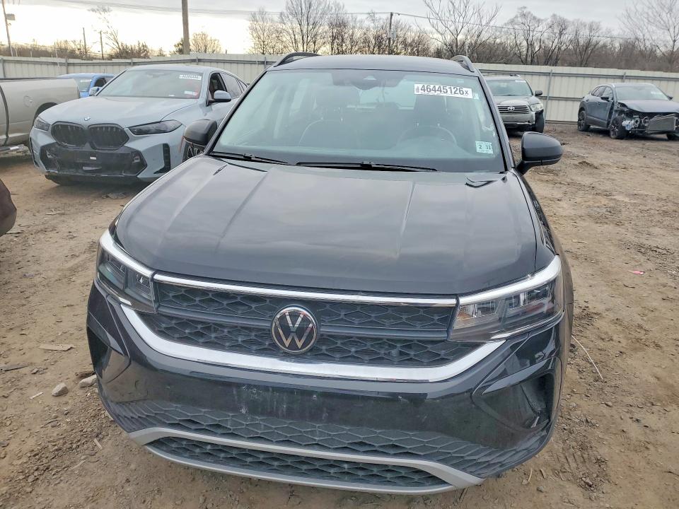 46445126 :رقم المزاد ، 3VV5X7B25RM037663 vin ، 2024 Volkswagen Taos مزاد بيع
