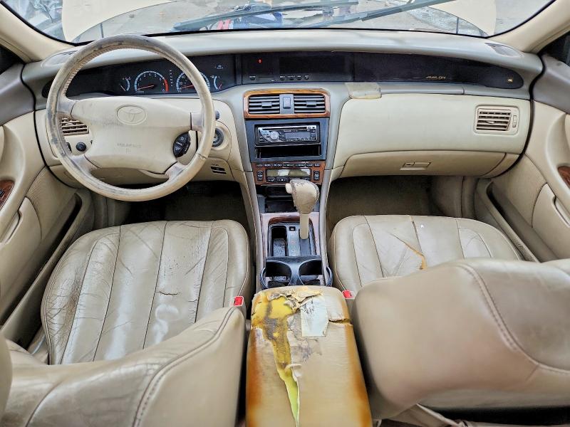 46054286 :رقم المزاد ، 4T1BF28B9YU108156 vin ، 2000 Toyota Avalon مزاد بيع