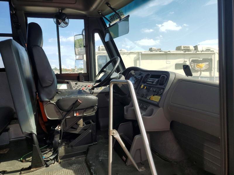 47623166 :رقم المزاد ، 4UZABRFB5NCMR8340 vin ، 2022 Freightliner Chassis مزاد بيع