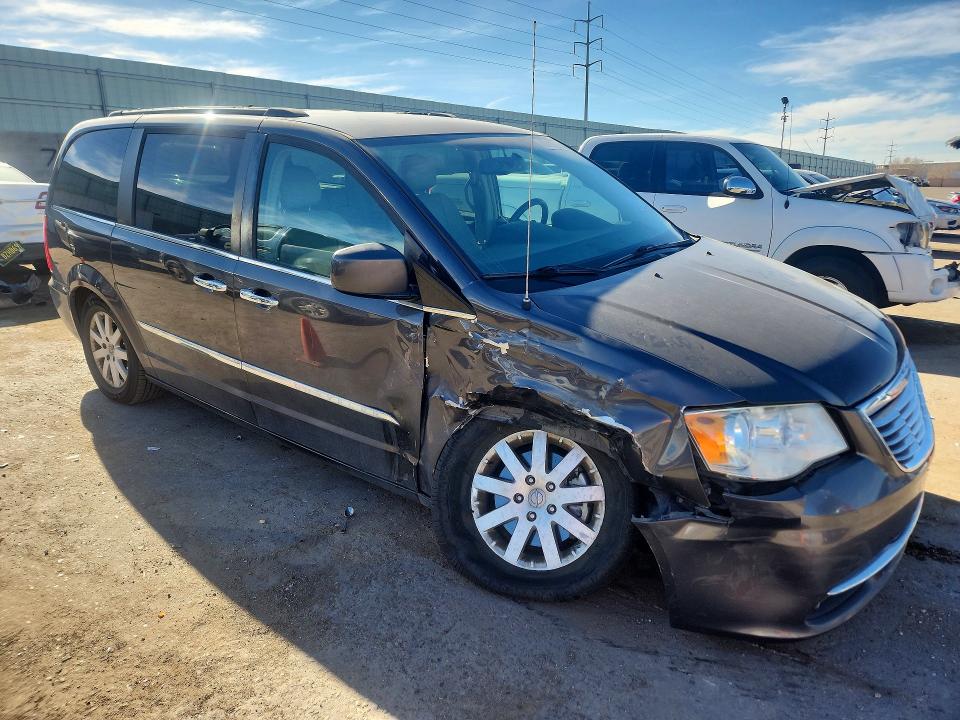 45889846 :رقم المزاد ، 2C4RC1BG5FR505822 vin ، 2015 Chrysler Town & Country مزاد بيع