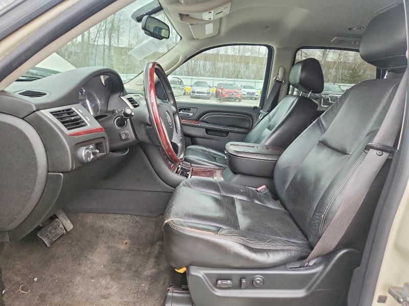 2010 Cadillac Escalade მანქანა იყიდება აუქციონზე, vin: 1GYUKAEF3AR101569, აუქციონის ნომერი: 47805186