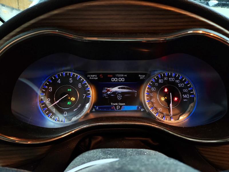 42042956 :رقم المزاد ، 1C3CCCCG9FN672220 vin ، 2015 Chrysler 200 مزاد بيع