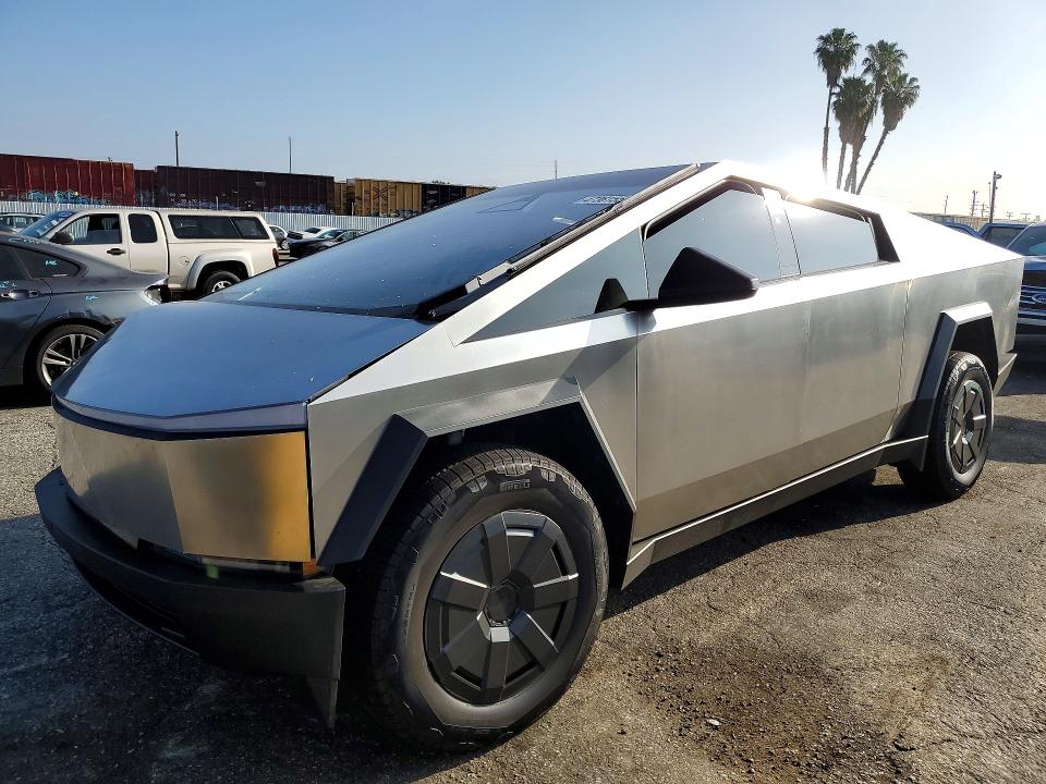 47361556 :رقم المزاد ، 7G2CEHED0TA090386 vin ، 2026 Tesla Cybertruck مزاد بيع