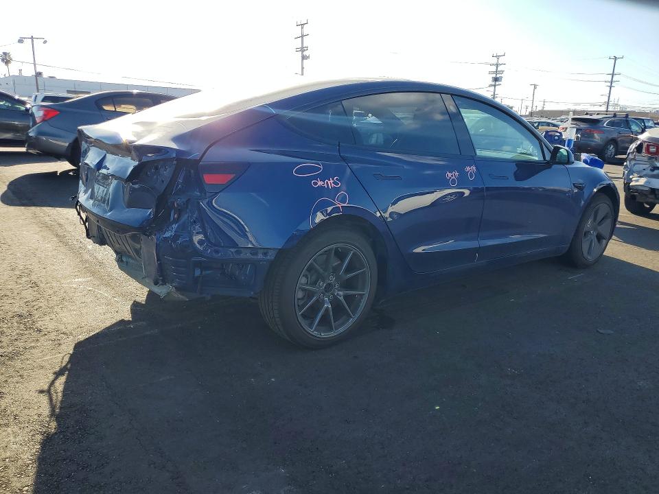 45664086 :رقم المزاد ، 5YJ3E1EA8MF872441 vin ، 2021 Tesla Model 3 مزاد بيع