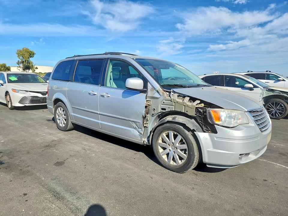 45870076 :رقم المزاد ، 2A8HR54P78R107926 vin ، 2008 Chrysler Town & Country مزاد بيع