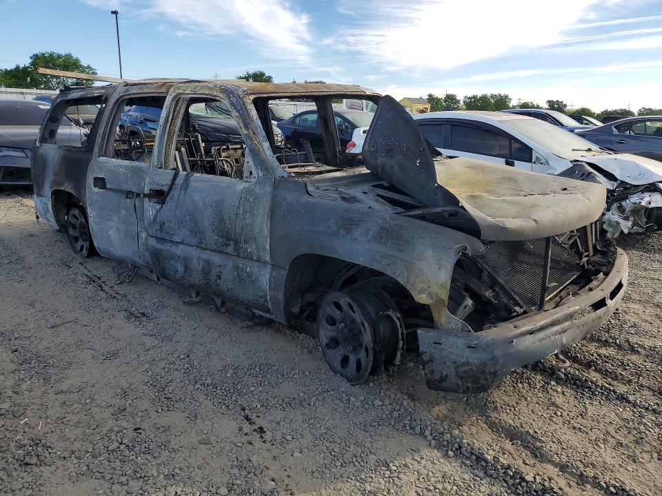 47111606 :رقم المزاد ، 3GNFK16Z05G156310 vin ، 2005 Chevrolet Suburban مزاد بيع