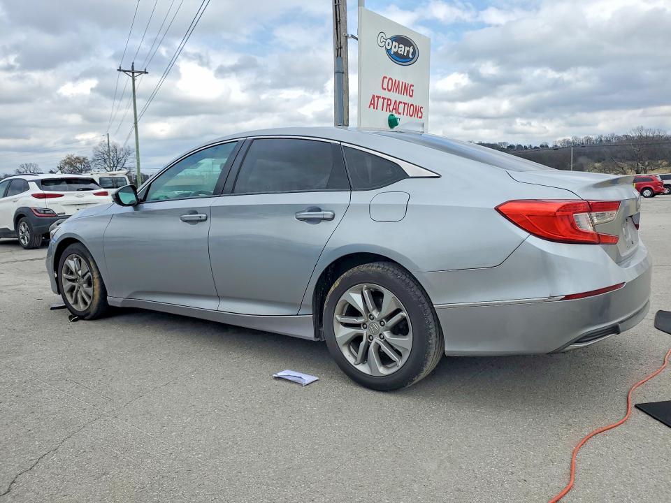 41989846 :رقم المزاد ، 1HGCV1F13JA072733 vin ، 2018 Honda Accord مزاد بيع