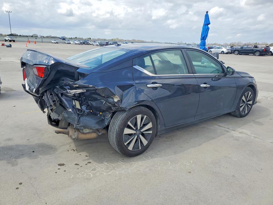 41823656 :رقم المزاد ، 1N4BL4DV1NN333630 vin ، 2022 Nissan Altima مزاد بيع