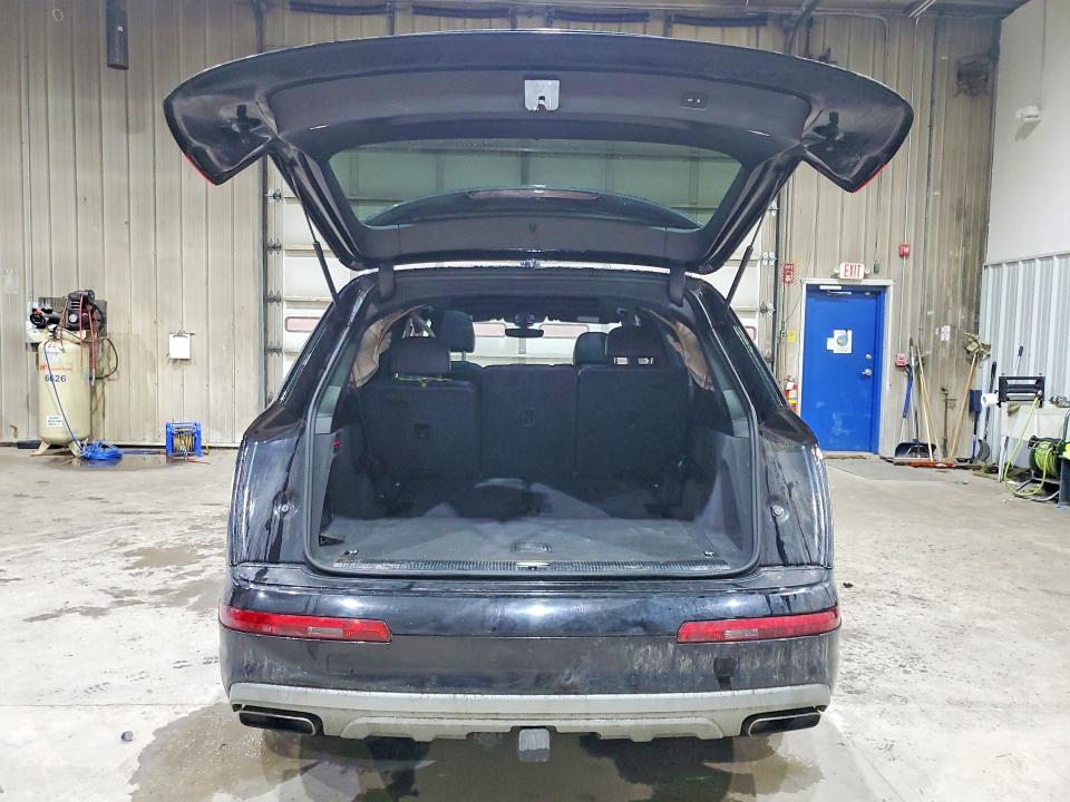 Продаж на аукціоні авто 2017 Audi Q7, vin: WA1LAAF71HD031423, номер лоту: 46134456