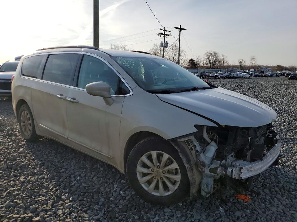 Продажа на аукционе авто 2017 Chrysler Pacifica, vin: 2C4RC1BG1HR608237, номер лота: 47895726