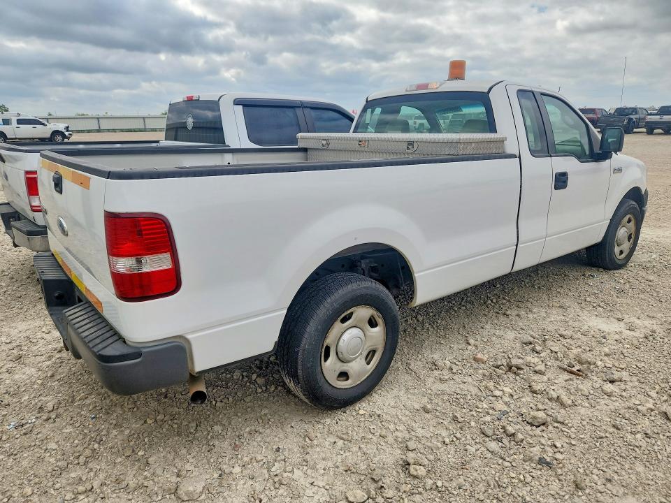 47236246 :رقم المزاد ، 1FTRF122X8KE32864 vin ، 2008 Ford F150 مزاد بيع