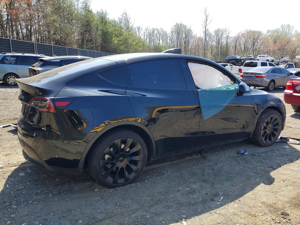 47243196 :رقم المزاد ، 7SAYGDEE8NF320057 vin ، 2022 Tesla Model Y مزاد بيع