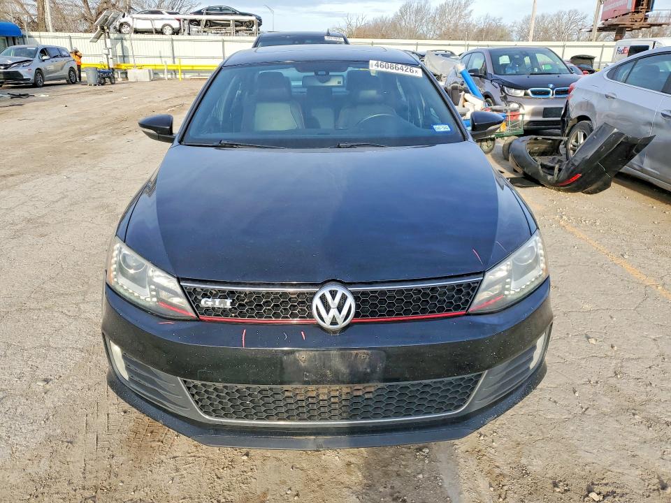 46086426 :رقم المزاد ، 3VW4T7AJXFM300835 vin ، 2015 Volkswagen Jetta مزاد بيع