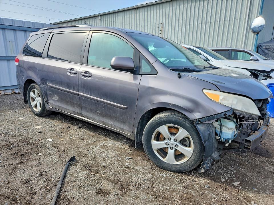 2013 Toyota Sienna მანქანა იყიდება აუქციონზე, vin: 5TDKK3DC6DS283628, აუქციონის ნომერი: 45661296