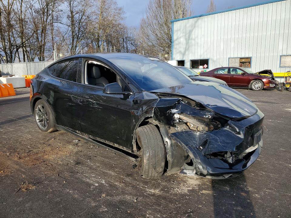 2025 Tesla Model Y მანქანა იყიდება აუქციონზე, vin: 7SAYGAEE8SF243801, აუქციონის ნომერი: 41788056