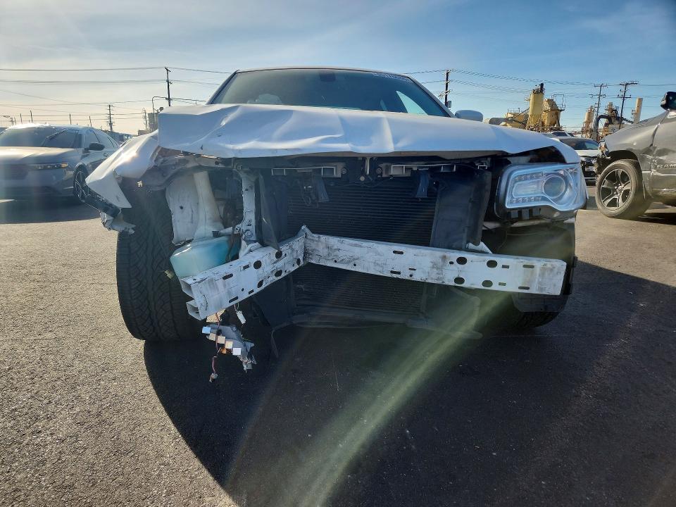 Продажа на аукционе авто 2015 Chrysler 300, vin: 2C3CCAAG5FH904067, номер лота: 46176686