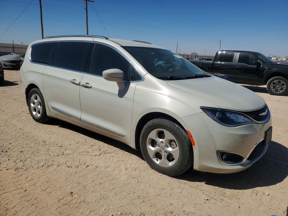 Продажа на аукционе авто 2017 Chrysler Pacifica, vin: 2C4RC1EG3HR832718, номер лота: 45924066