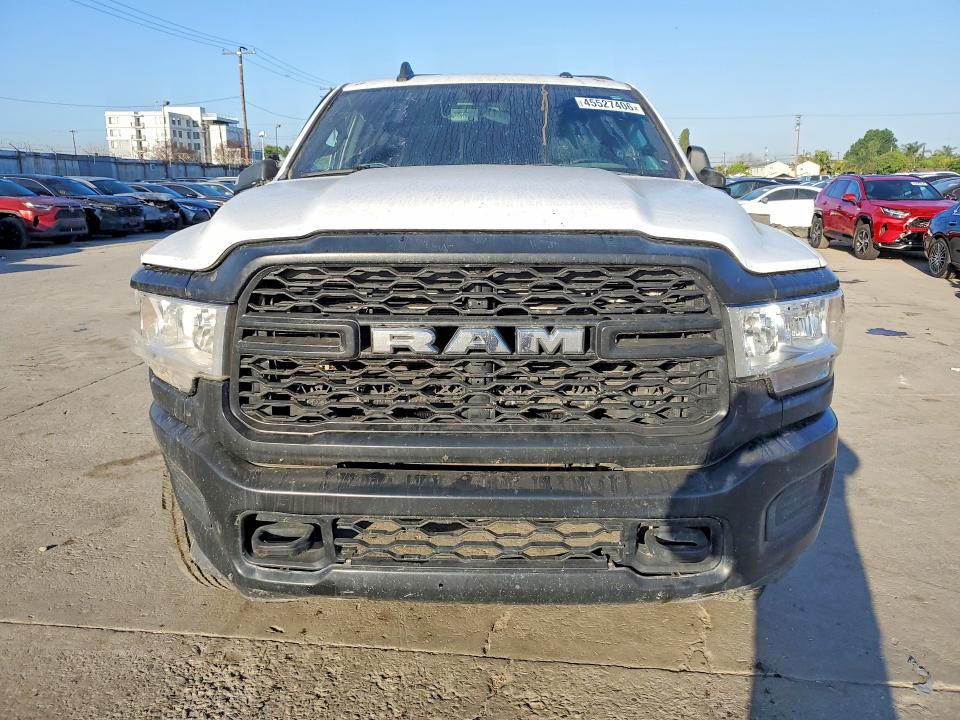 45527406 :رقم المزاد ، 3C6UR5HJ0NG203031 vin ، 2022 Ram 2500 مزاد بيع