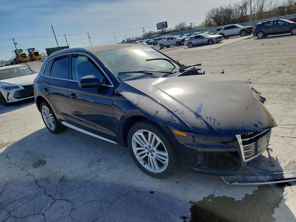 47280036 :رقم المزاد ، WA1CNBFY6J2127083 vin ، 2018 Audi Q5 مزاد بيع
