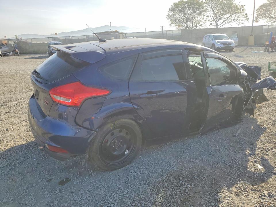 46320286 :رقم المزاد ، 3FADP4EJ2FM146384 vin ، 2015 Ford Fiesta مزاد بيع