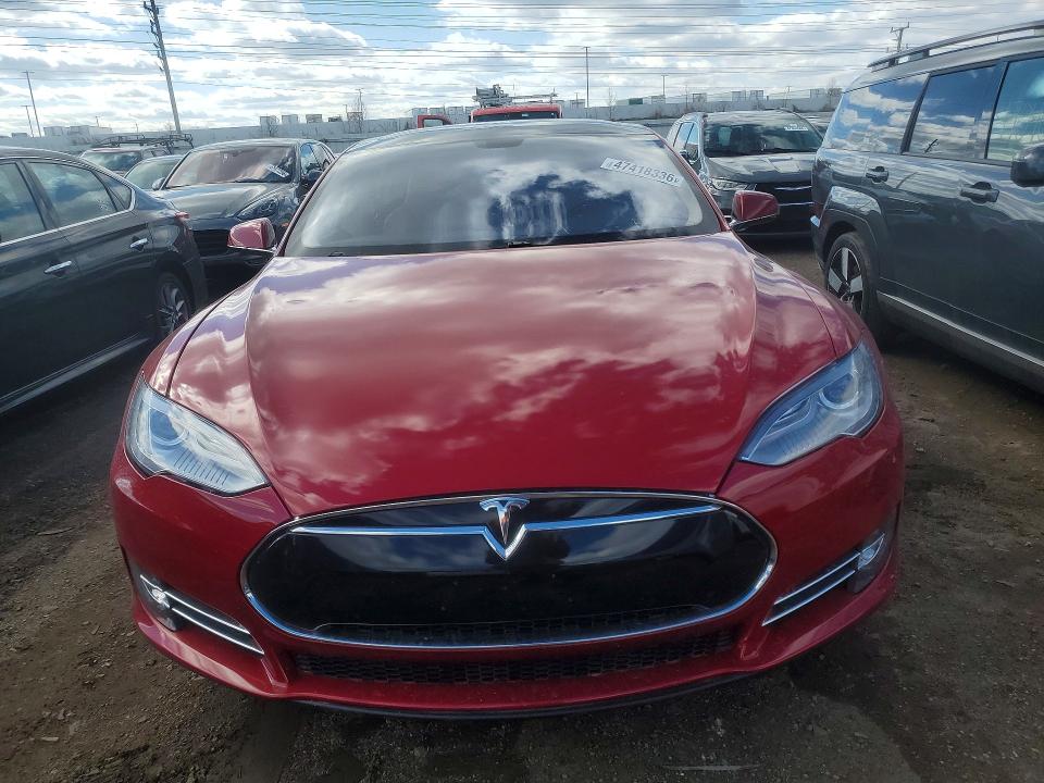 47418336 :رقم المزاد ، 5YJSA1DP5DFP10859 vin ، 2013 Tesla Model S مزاد بيع