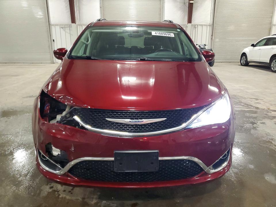41889696 :رقم المزاد ، 2C4RC1EG8HR839843 vin ، 2017 Chrysler Pacifica مزاد بيع