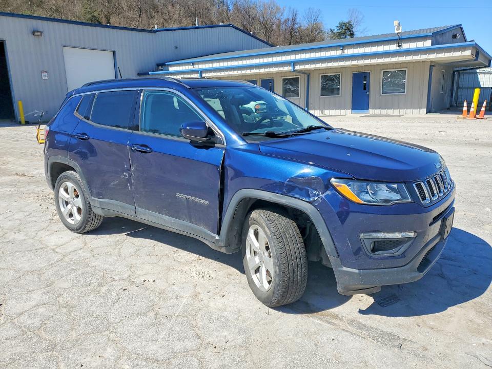 79735275 :رقم المزاد ، 3C4NJDBB8JT190806 vin ، 2018 Jeep Compass مزاد بيع