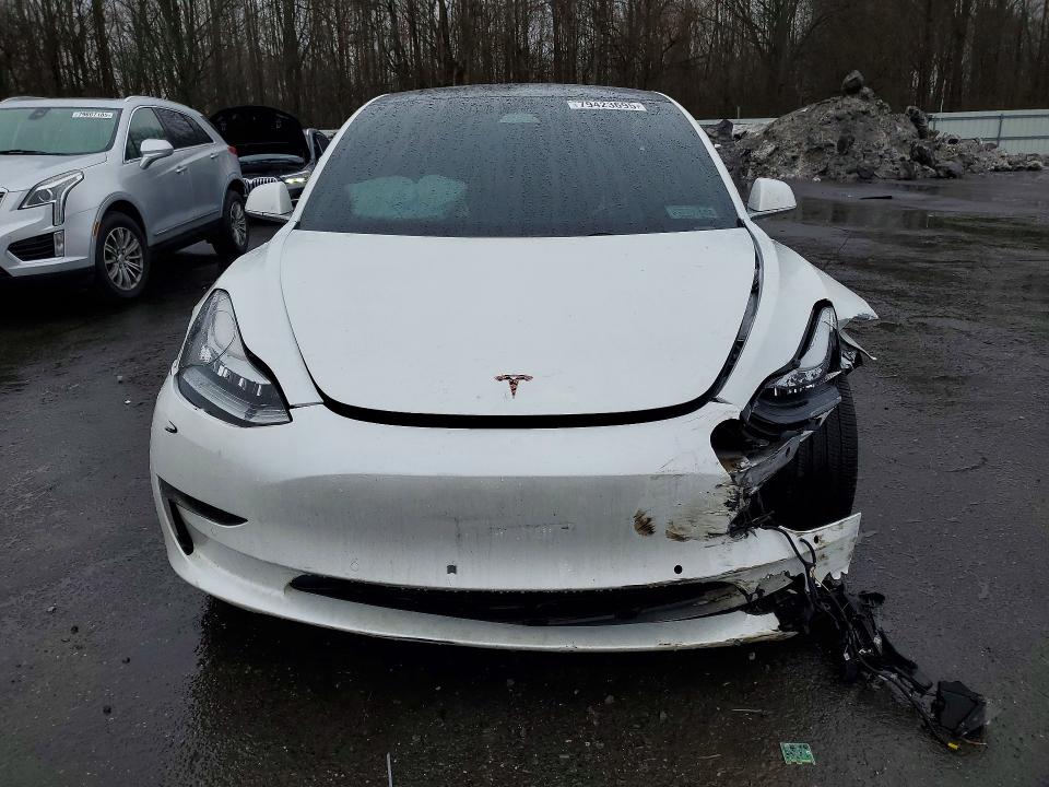 79423695 :رقم المزاد ، 5YJ3E1EBXKF388261 vin ، 2019 Tesla Model 3 مزاد بيع