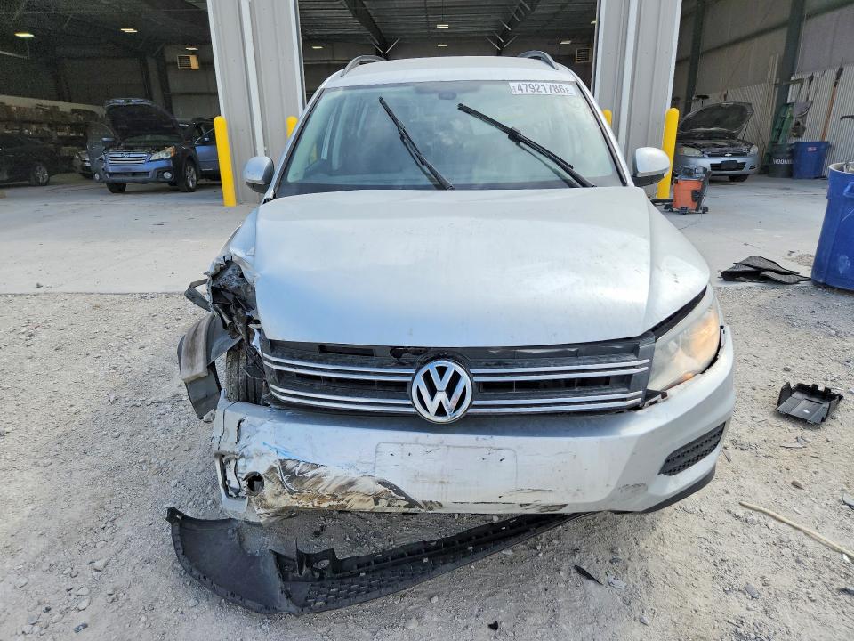 2017 Volkswagen Tiguan მანქანა იყიდება აუქციონზე, vin: WVGBV7AXXHK007029, აუქციონის ნომერი: 47921786