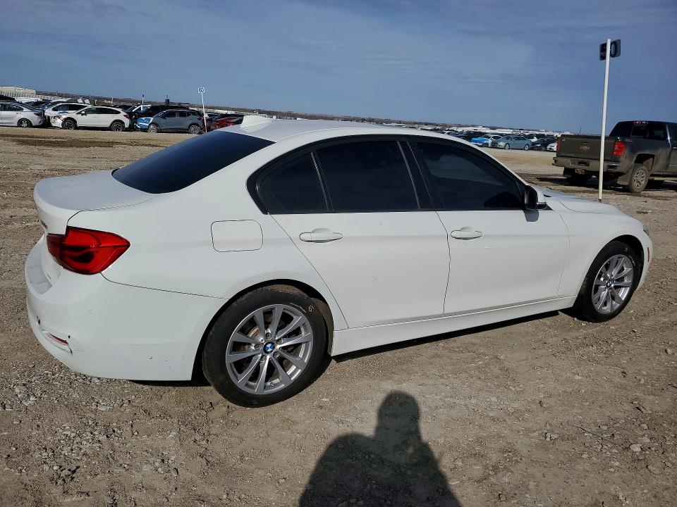 Продаж на аукціоні авто 2016 Bmw 320, vin: WBA8A3C5XGK690201, номер лоту: 45977986