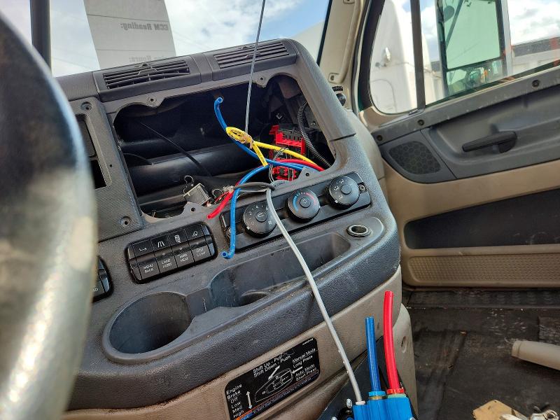 Продажа на аукционе авто 2018 Freightliner Cascadia 113, vin: 3AKBGADV0JSJL4388, номер лота: 41784726