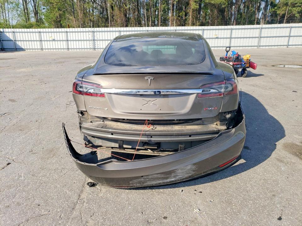 47788076 :رقم المزاد ، 5YJSA1E49GF142270 vin ، 2016 Tesla Model S مزاد بيع