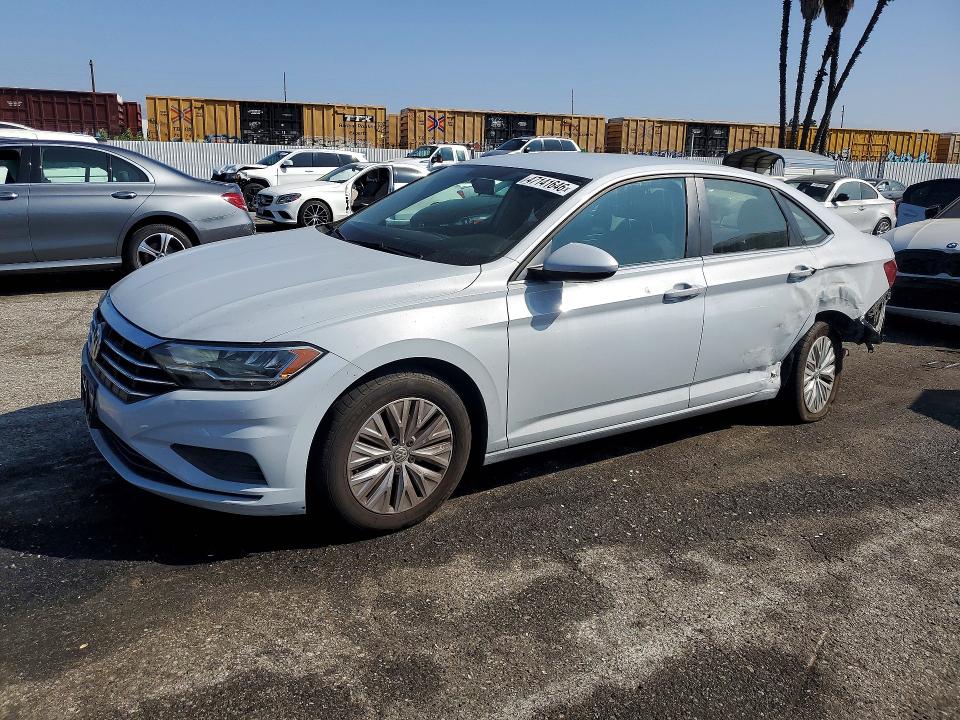 47141646 :رقم المزاد ، 3VWC57BU8KM115868 vin ، 2019 Volkswagen Jetta مزاد بيع