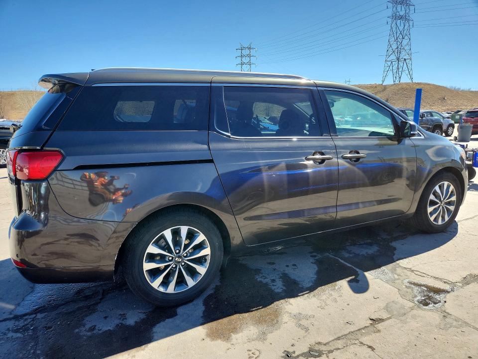 46639916 :رقم المزاد ، KNDMC5C15F6028392 vin ، 2015 Kia Sedona مزاد بيع