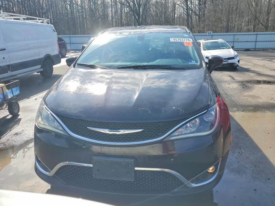 45763776 :رقم المزاد ، 2C4RC1BG9HR788471 vin ، 2017 Chrysler Pacifica مزاد بيع