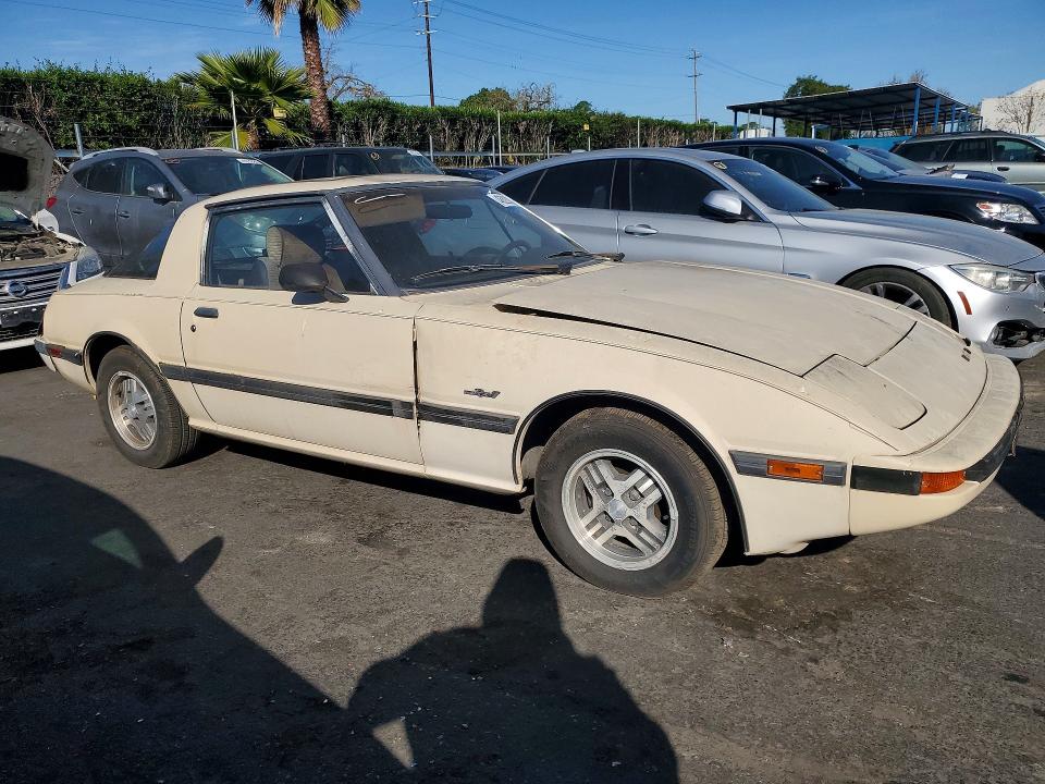 46220376 :رقم المزاد ، JM1FB3313F0886835 vin ، 1985 Mazda Rx7 مزاد بيع