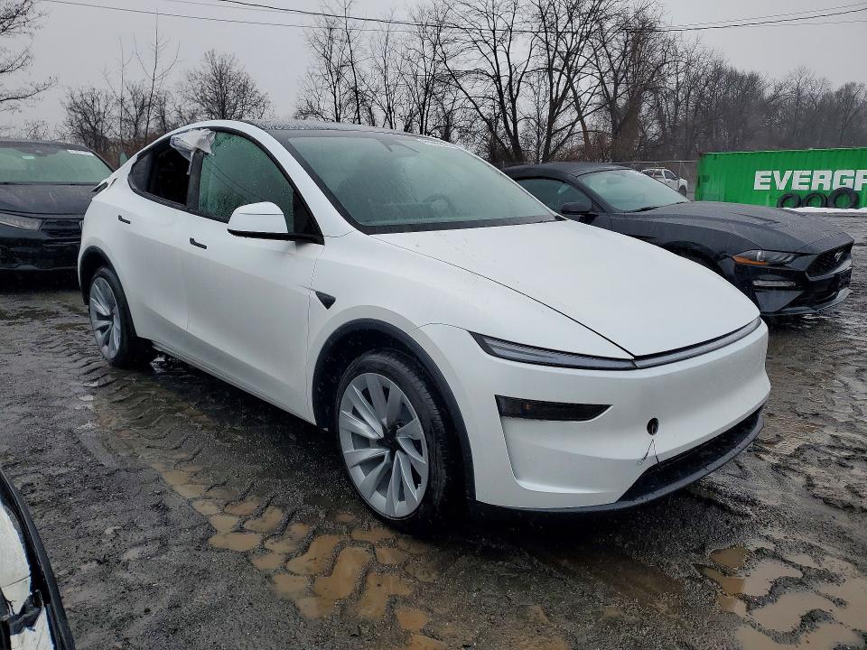 41949236 :رقم المزاد ، 7SAYGDED9TA500973 vin ، 2026 Tesla Model Y مزاد بيع