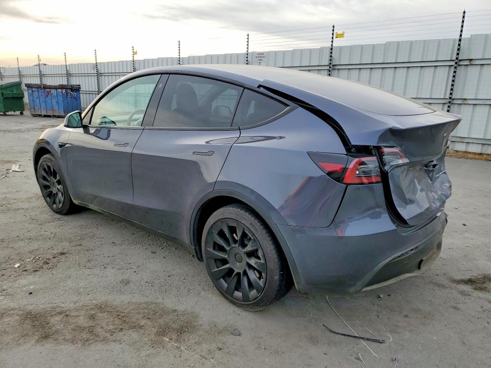 2022 Tesla Model Y მანქანა იყიდება აუქციონზე, vin: 7SAYGDEE2NF552590, აუქციონის ნომერი: 47933426