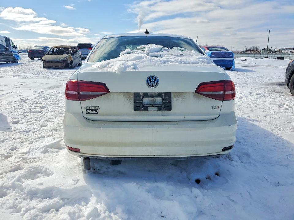 47061606 :رقم المزاد ، 3VWL07AJ0GM372763 vin ، 2016 Volkswagen Jetta مزاد بيع