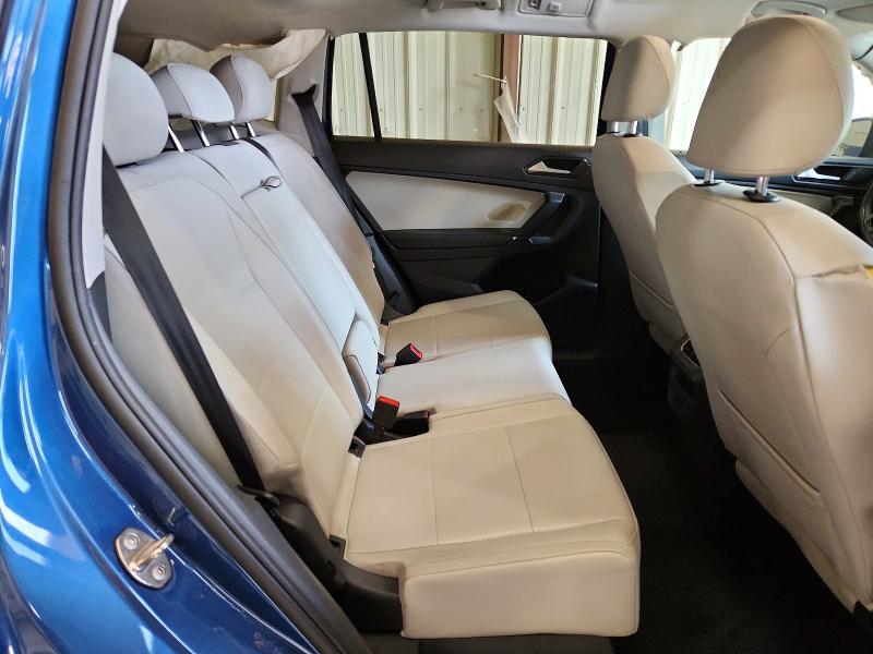 45800546 :رقم المزاد ، 3VV2B7AX5JM170085 vin ، 2018 Volkswagen Tiguan مزاد بيع