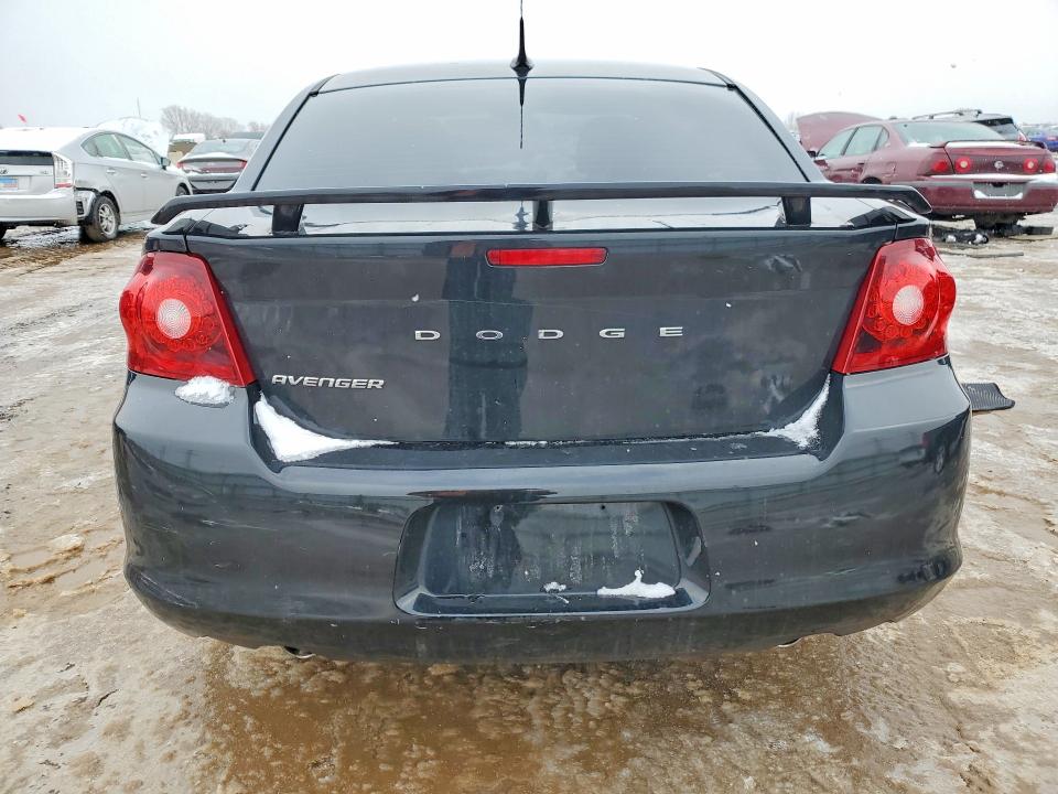 46131286 :رقم المزاد ، 1B3BD2FG8BN524162 vin ، 2011 Dodge Avenger مزاد بيع