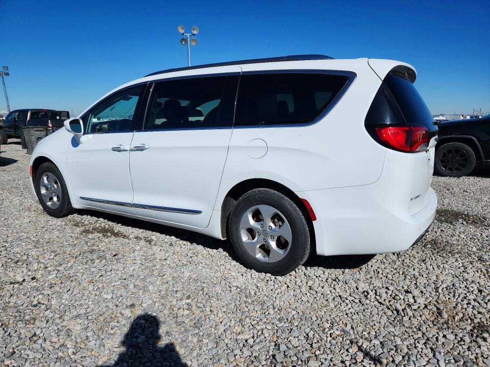 Продажа на аукционе авто 2017 Chrysler Pacifica, vin: 2C4RC1EG1HR764127, номер лота: 79653095