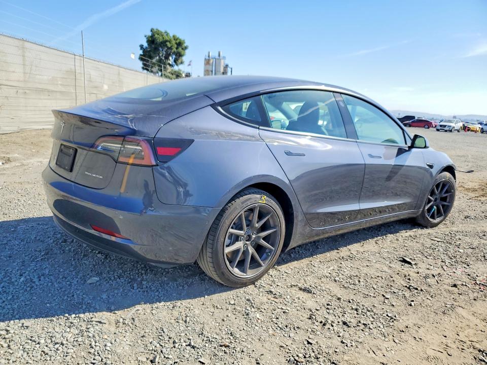 2022 Tesla Model 3 მანქანა იყიდება აუქციონზე, vin: 5YJ3E1EB1NF323447, აუქციონის ნომერი: 47624806