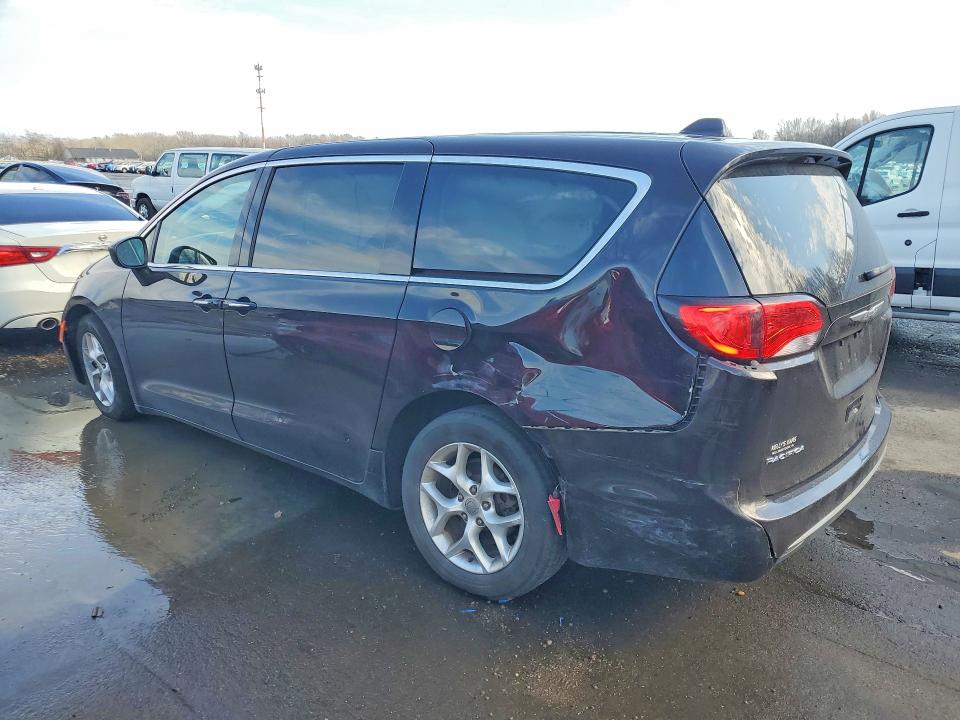 45763776 :رقم المزاد ، 2C4RC1BG9HR788471 vin ، 2017 Chrysler Pacifica مزاد بيع