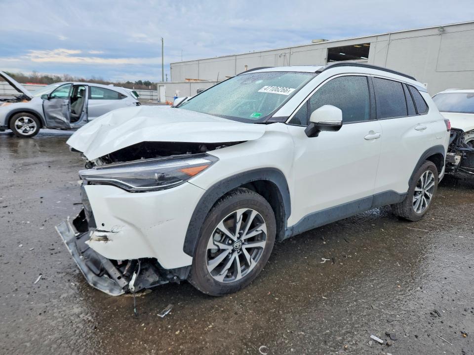 47106266 :رقم المزاد ، 7MUDAABG8RV109045 vin ، 2024 Toyota Corolla Cross مزاد بيع