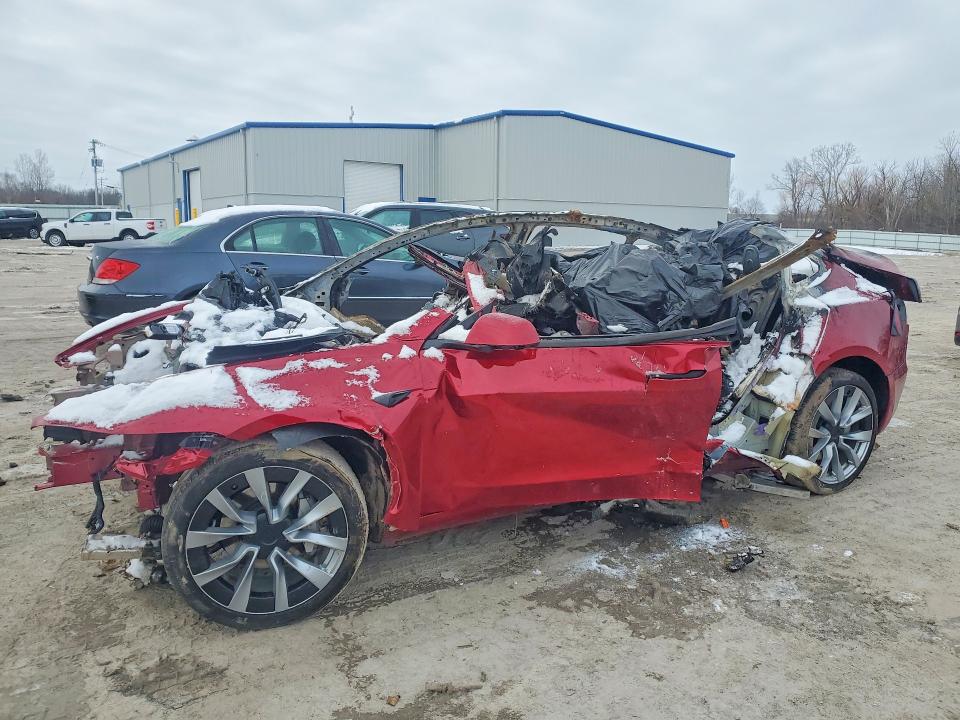 47627846 :رقم المزاد ، 5YJ3E1EB6RF821410 vin ، 2024 Tesla Model 3 مزاد بيع