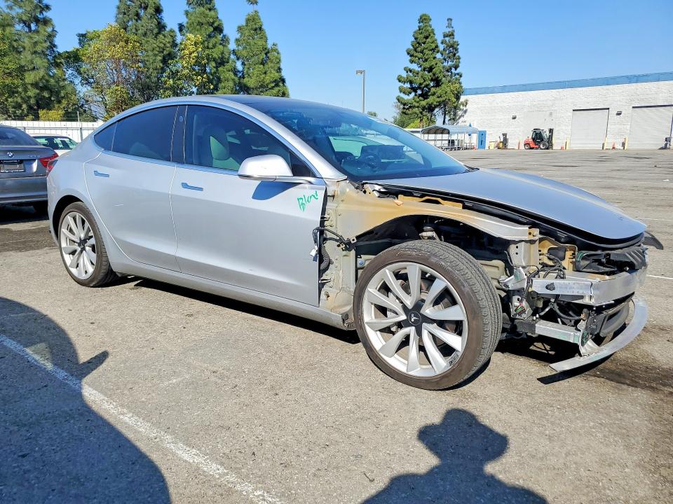 Продаж на аукціоні авто 2018 Tesla Model 3, vin: 5YJ3E1EB5JF100581, номер лоту: 46980056