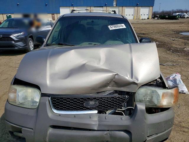 2001 Ford Escape მანქანა იყიდება აუქციონზე, vin: 1FMYU04181KB28143, აუქციონის ნომერი: 47988046